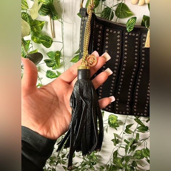 Michael Kors Brooklyn Large Grommet Convertible Hobo Black Leather Bag - Picture 3 of 16